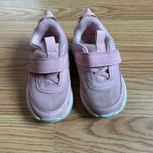 Cat&Jack Toddler Girl Pink Mesh Jogger Sneaker Size 6